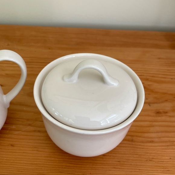 Corningware Sandstone Beige Creamer and Sugar Bowl with Lid - Picture 3 of 4